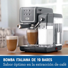 Cafetera Oster® PrimaLatte™ Touch